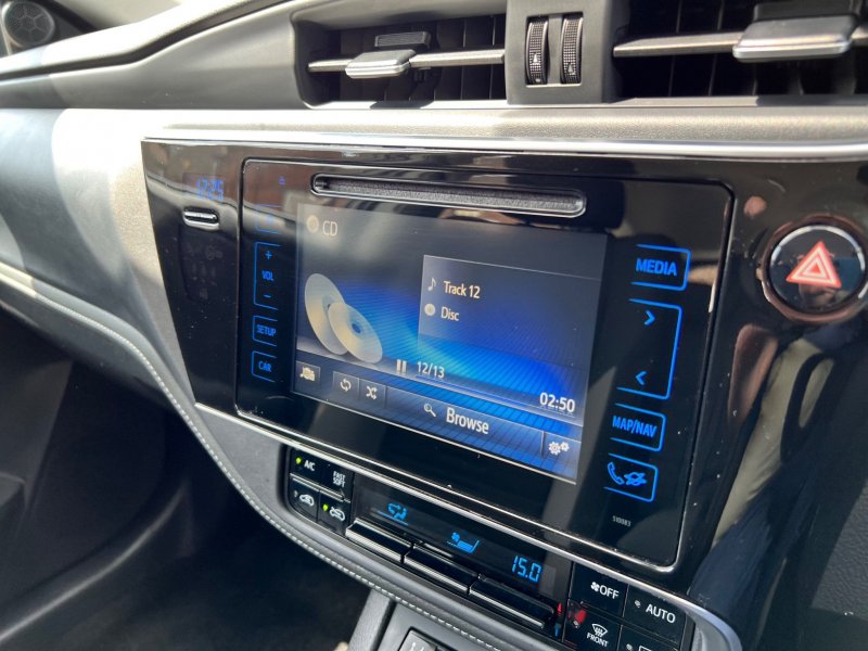 TOYOTA AURIS