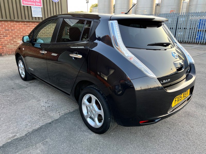 NISSAN LEAF