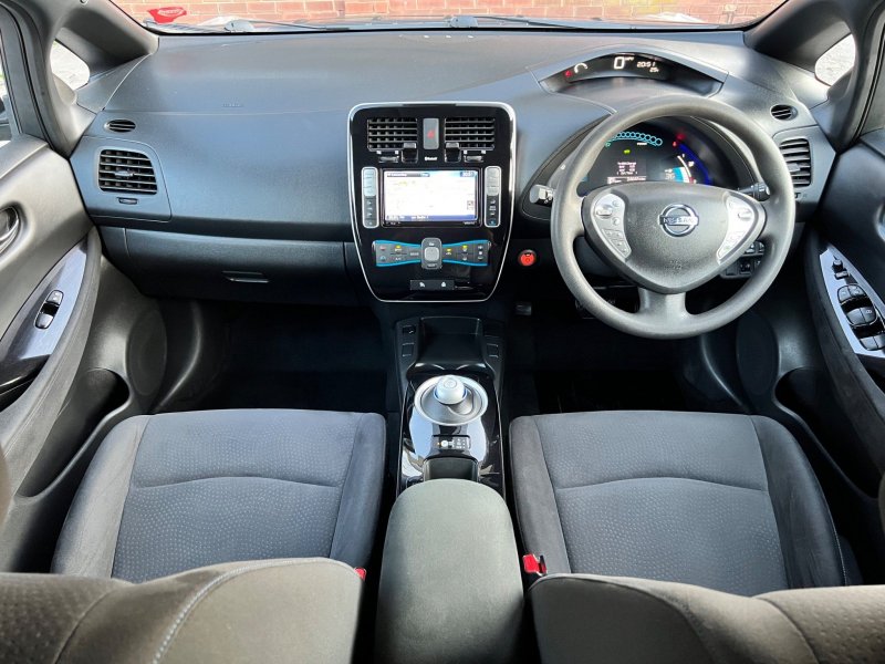 NISSAN LEAF