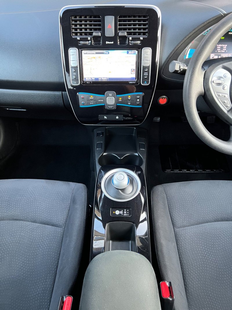 NISSAN LEAF