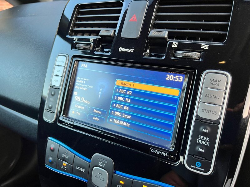 NISSAN LEAF