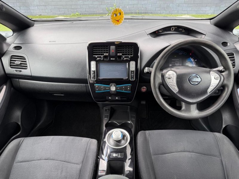 NISSAN LEAF