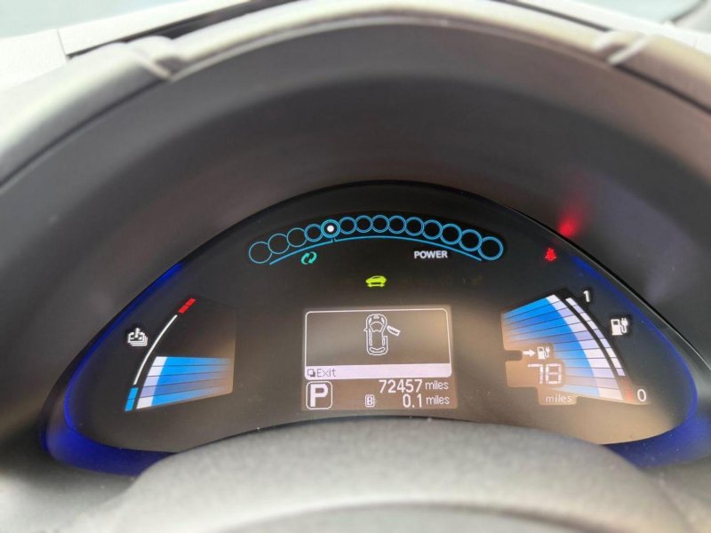 NISSAN LEAF