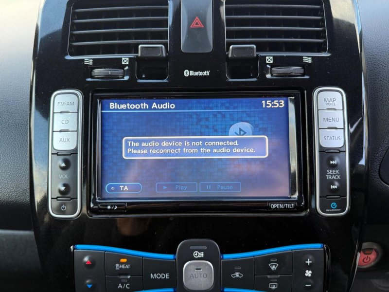 NISSAN LEAF